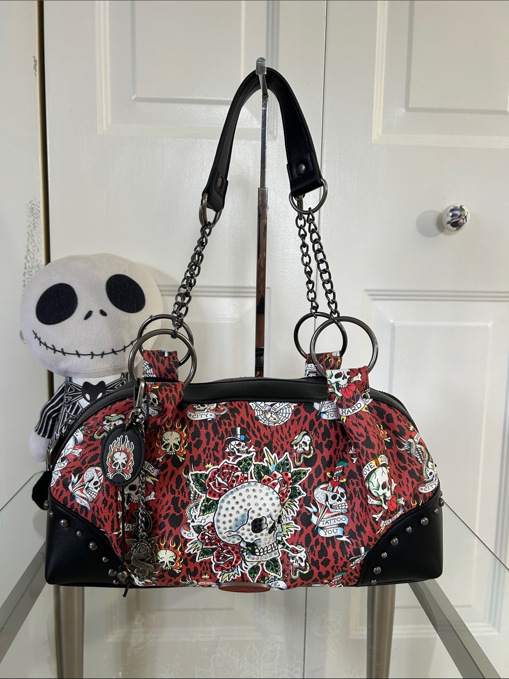 NWOT Ed Hardy Red and Black Skull-Print Shoulder Bag with Chain Straps